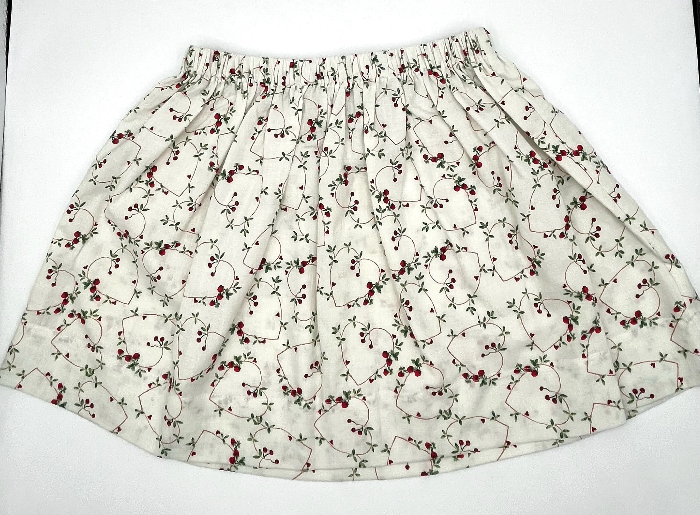 5 Y Skirt - White w/Hearts and Flowers