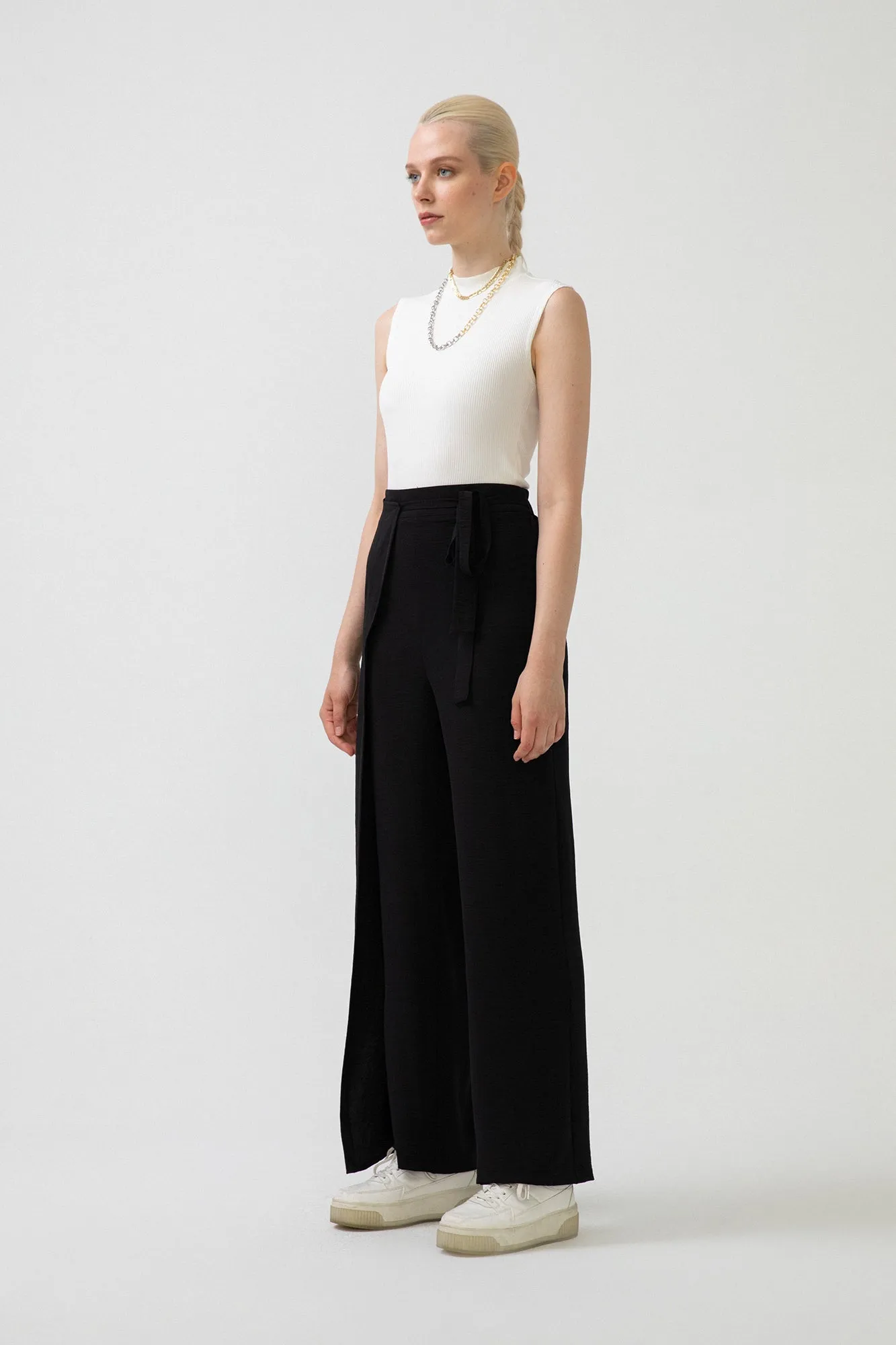 BELTED TROUSERS