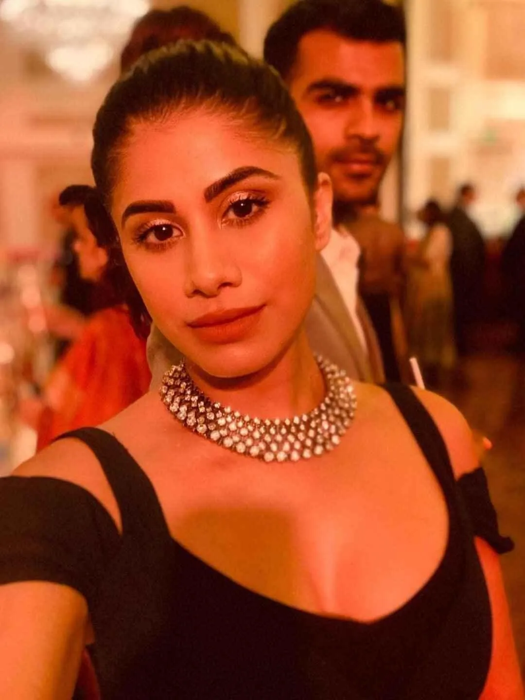 Malvika Sitlani In Diamond Choker With Earring