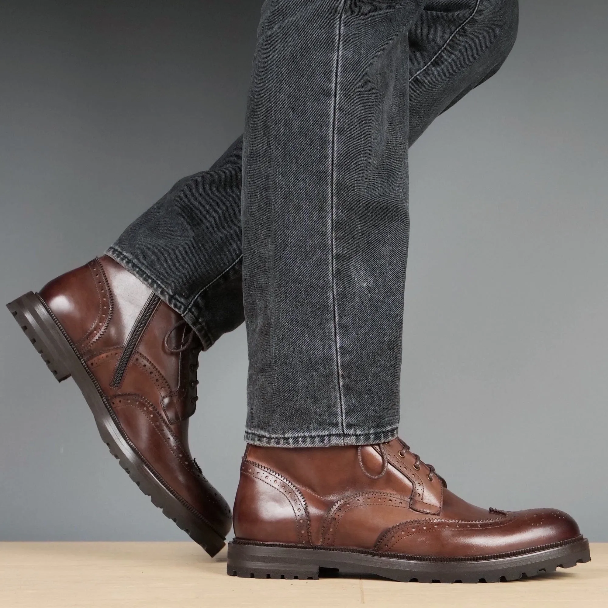 Montana Wingtip Brogue Boot Brown