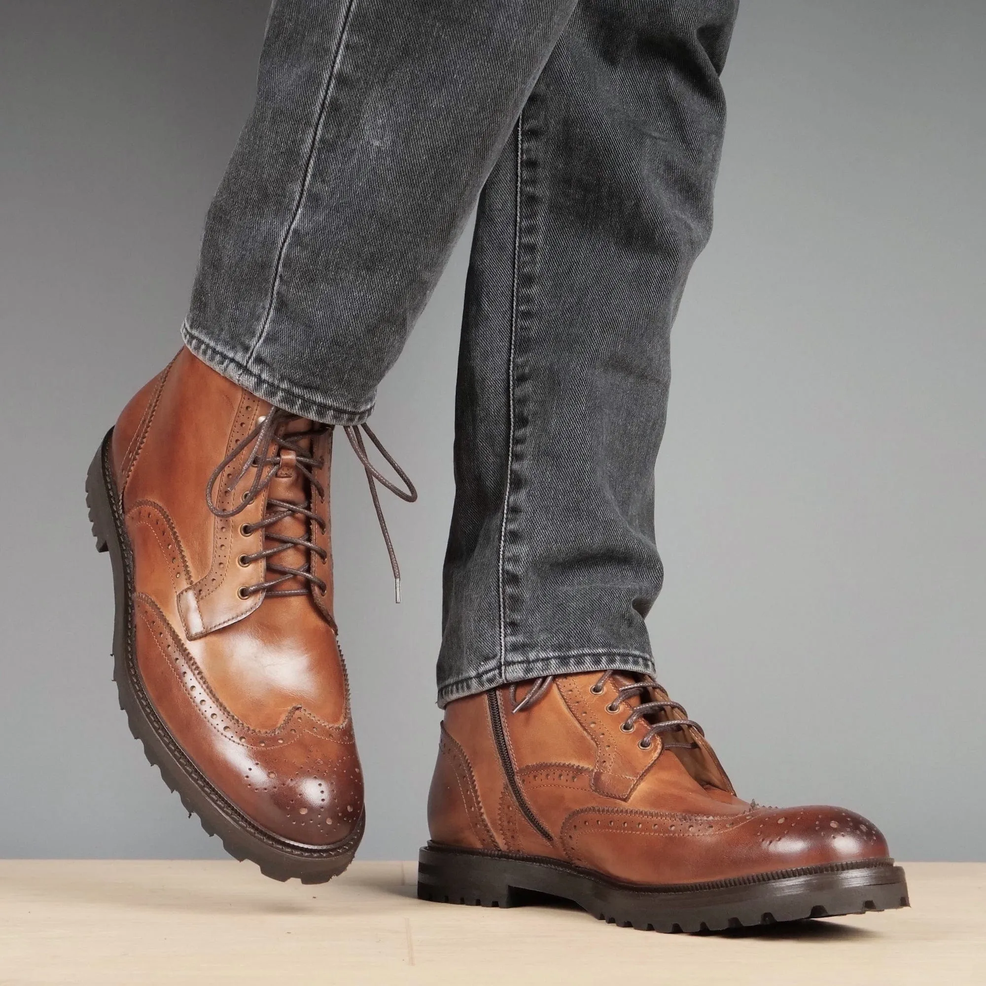 Montana Wingtip Brogue Boot Tan