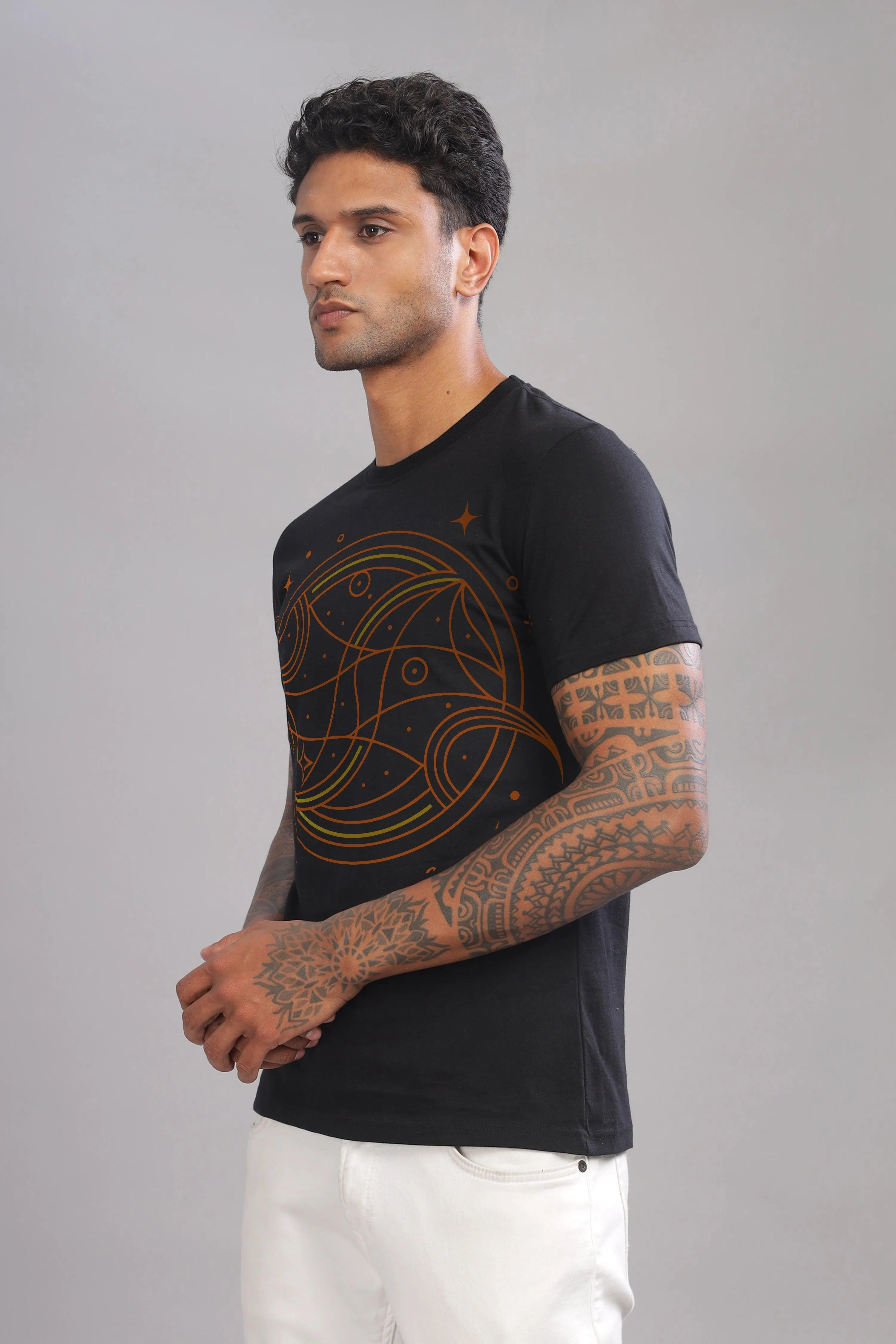 Peaceful Piscean Black Half Sleeve Printed Round Neck T-Shirt