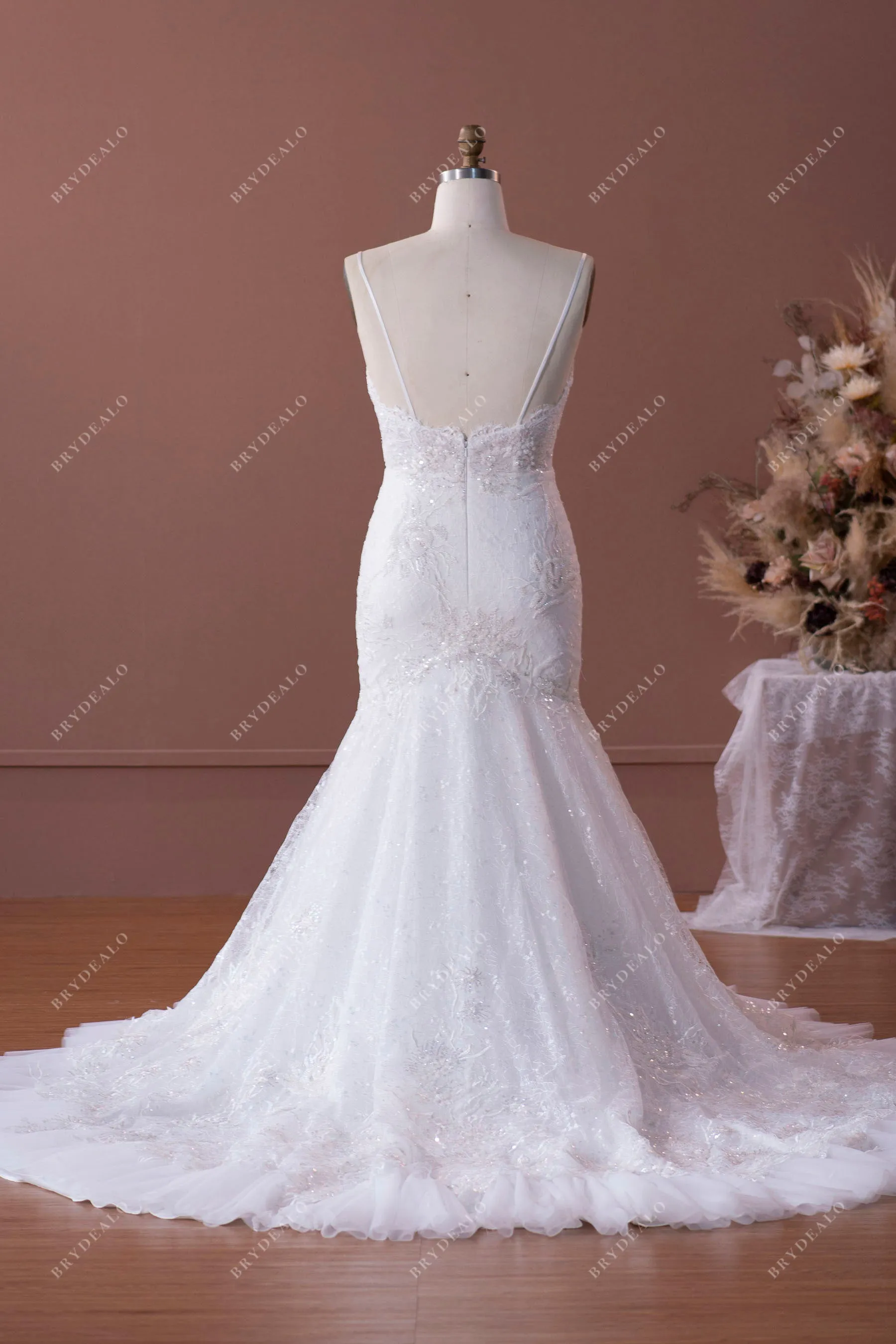 Plus Size Spaghetti Straps Luxury Lace Trumpet Bridal Gown