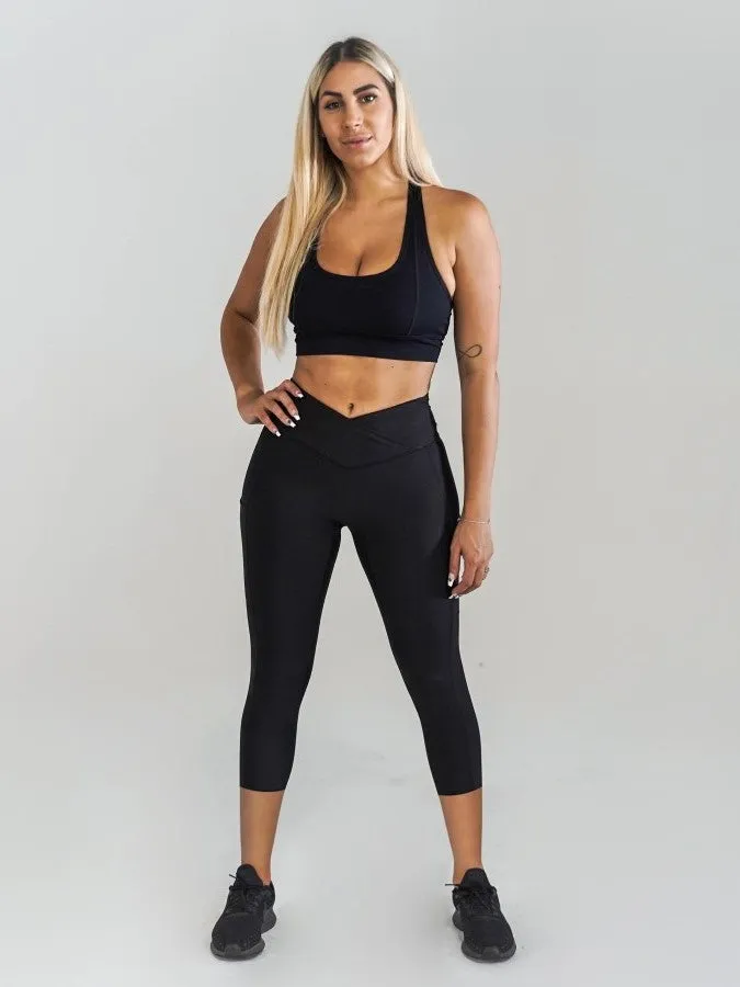 Pristine Pocket Capri Leggings | CLASSIC BLACK