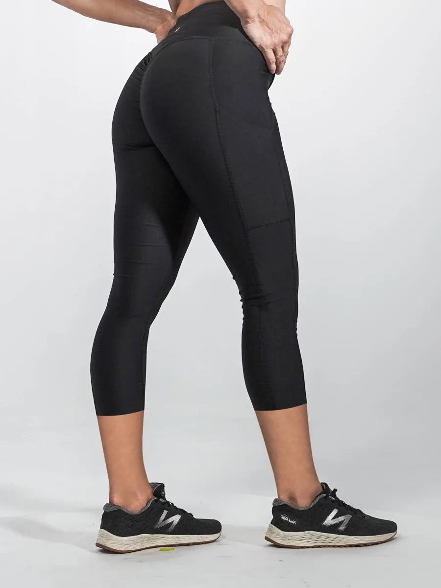 Pristine Pocket Capri Leggings | CLASSIC BLACK