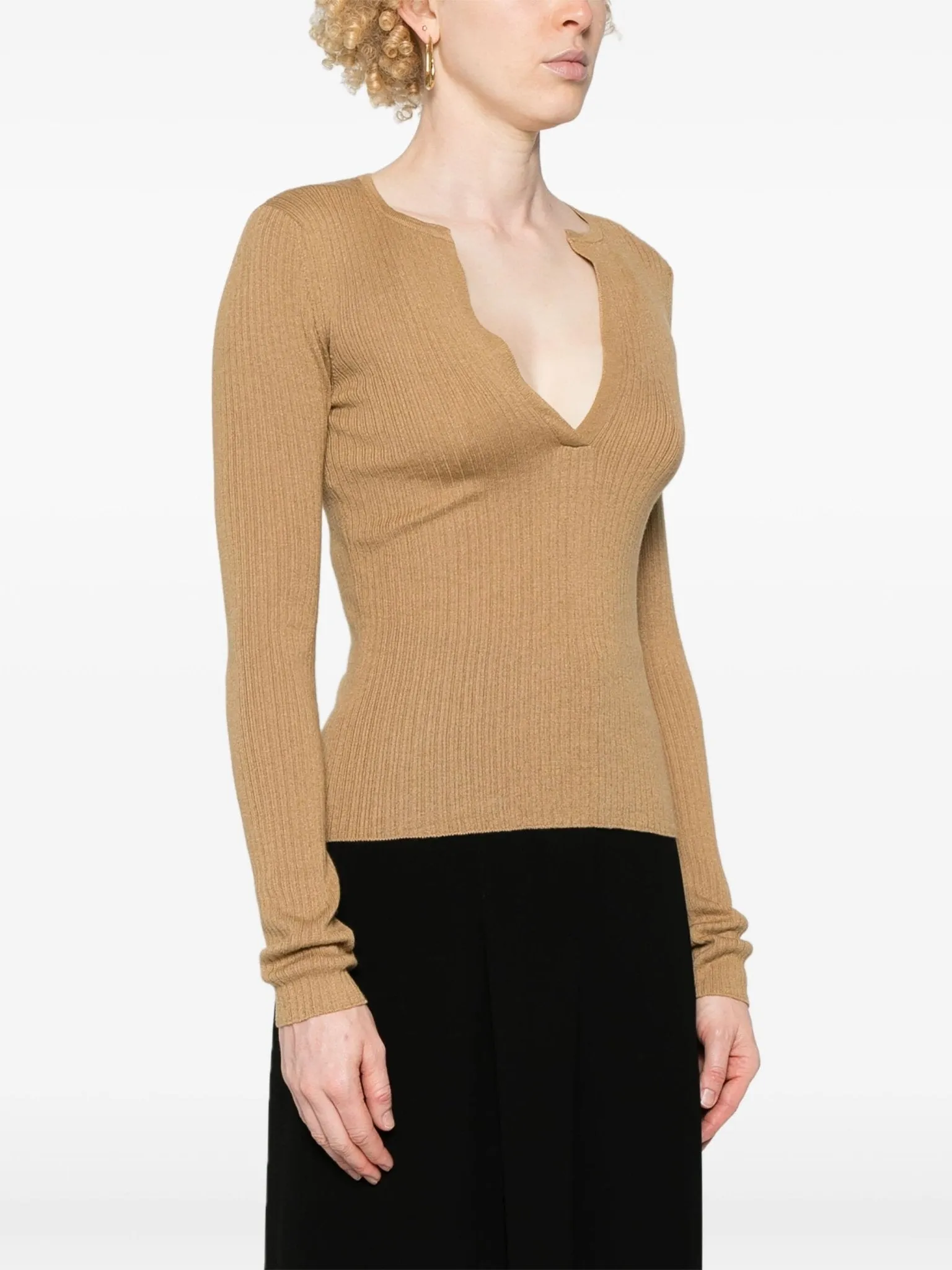 V-neck ribbed jumper