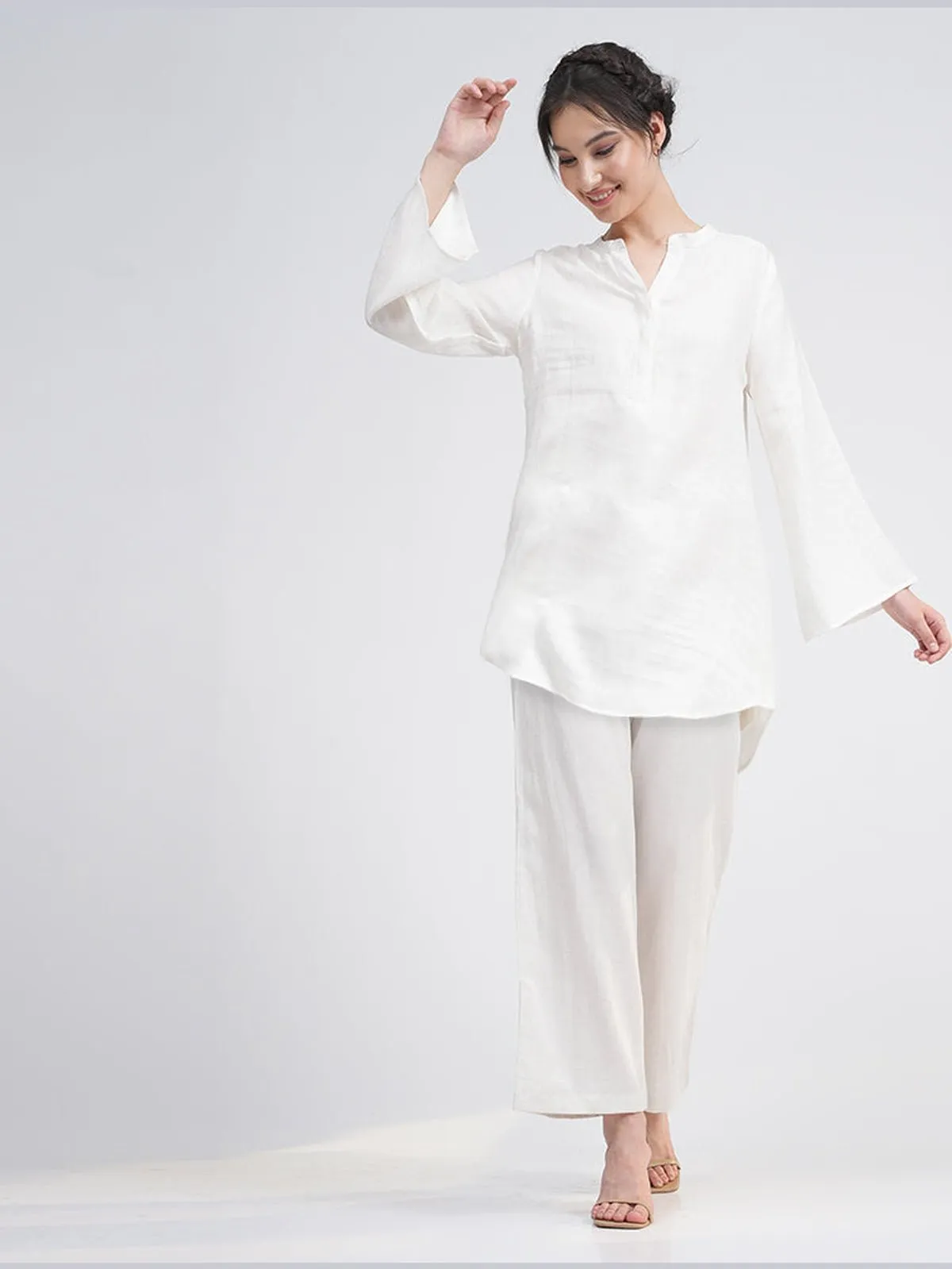 Women Linen Solid Bell Sleeve Tunic Top